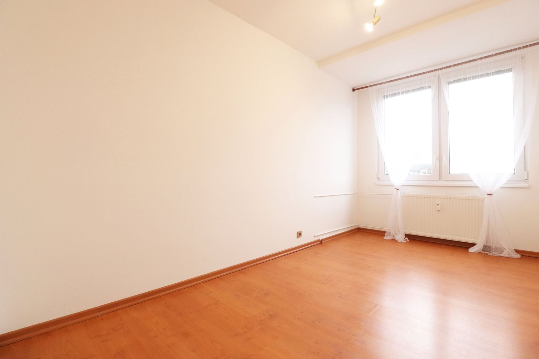 Pronájem byt 2+kk - Višňová, Milovice - Benátecká Vrutice, Středočeský kraj, 46 m² - 5