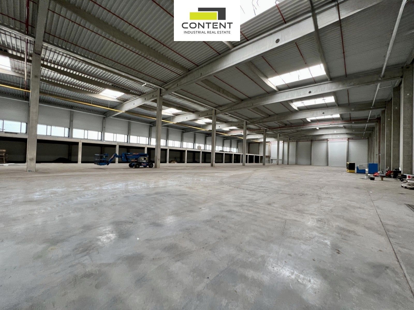 Sklady, Starovice, 2 800 m² - 2