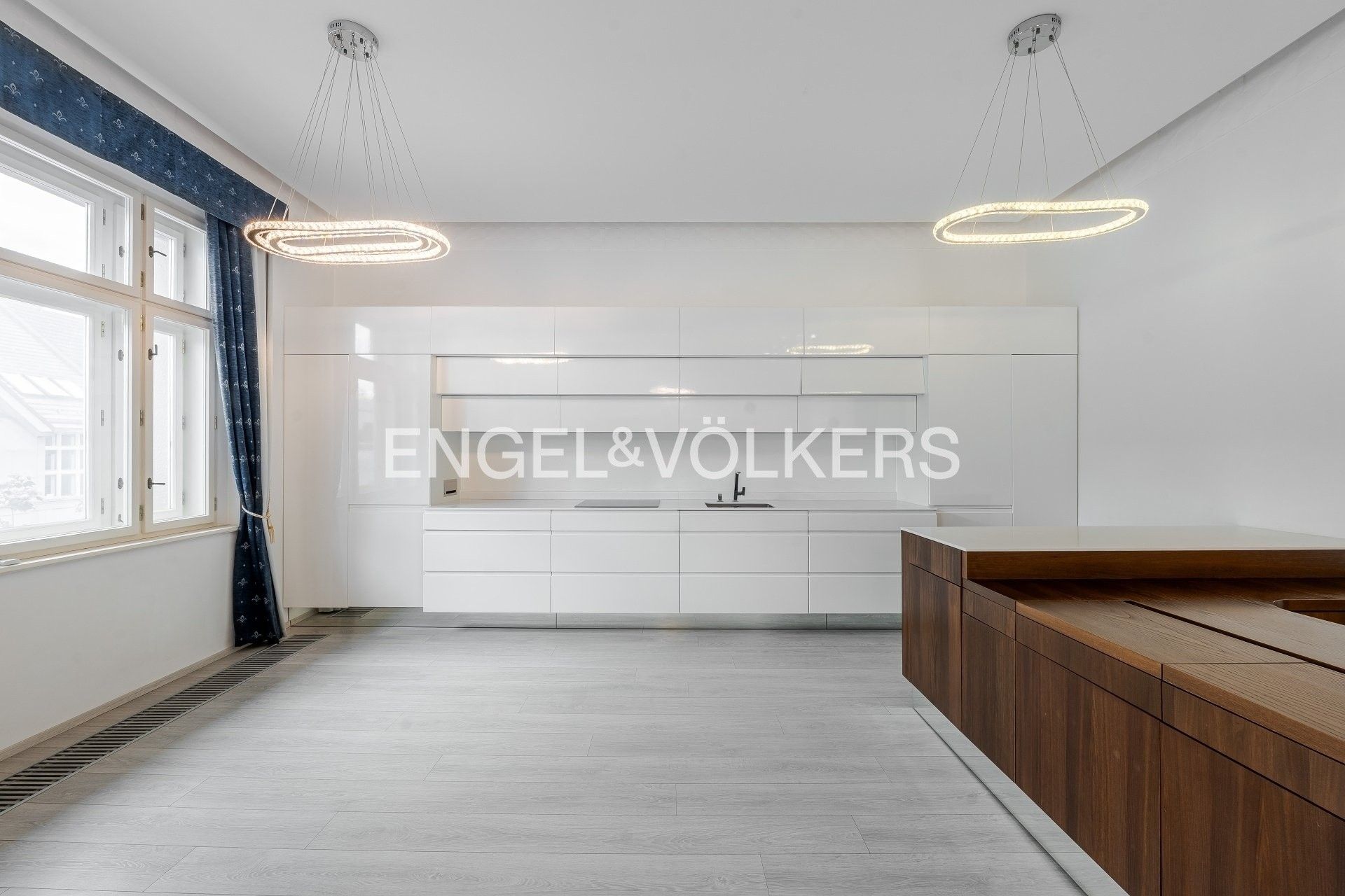 Byt 2+kk · 81 m² · Národní obrany 456, Praha Bubeneč - 2