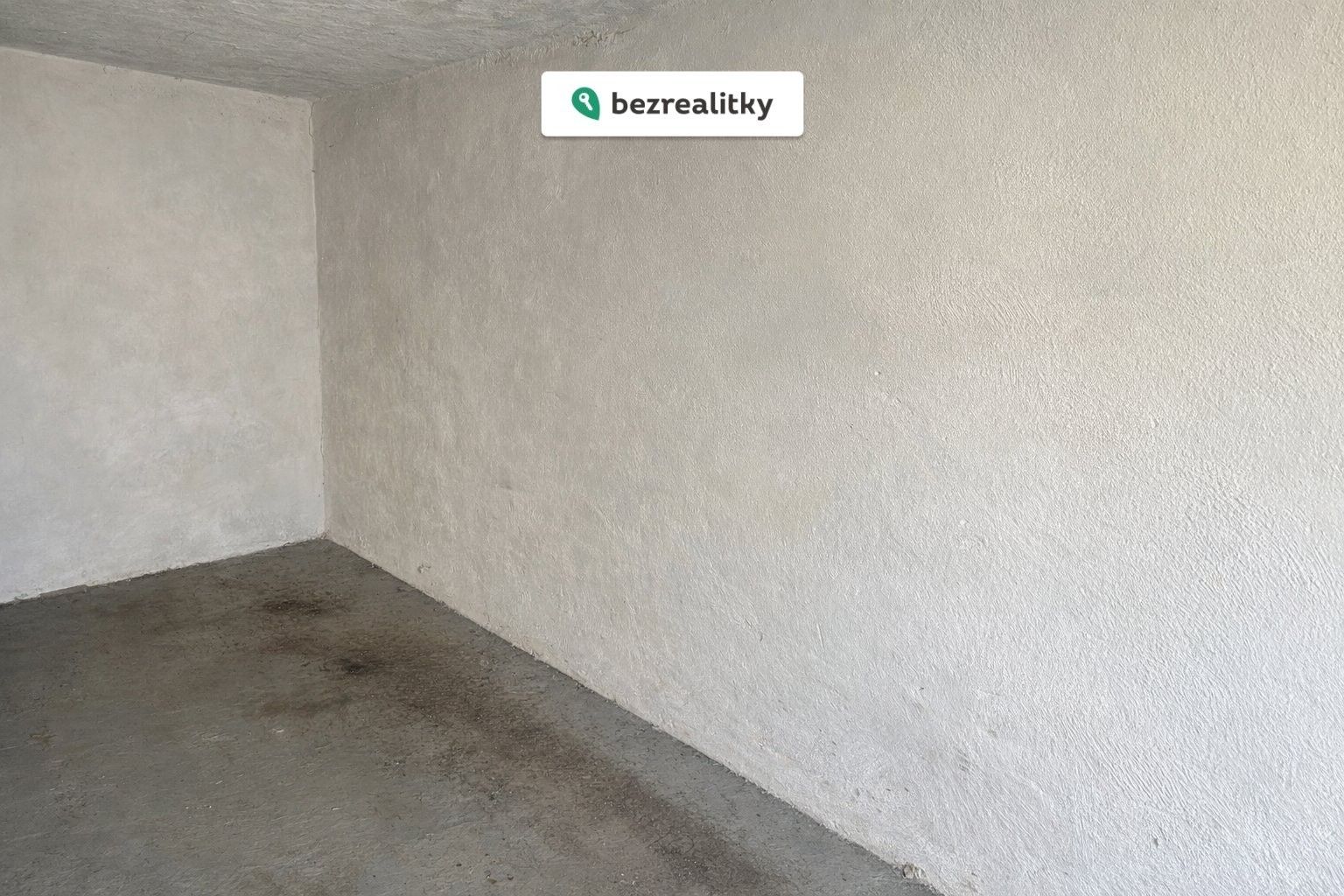 Prodej garáž - Uherský Ostroh, 18 m²