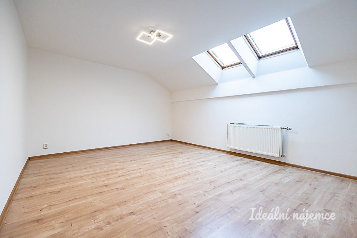 3+1, Dolní Chaloupky, Praha, 74 m²