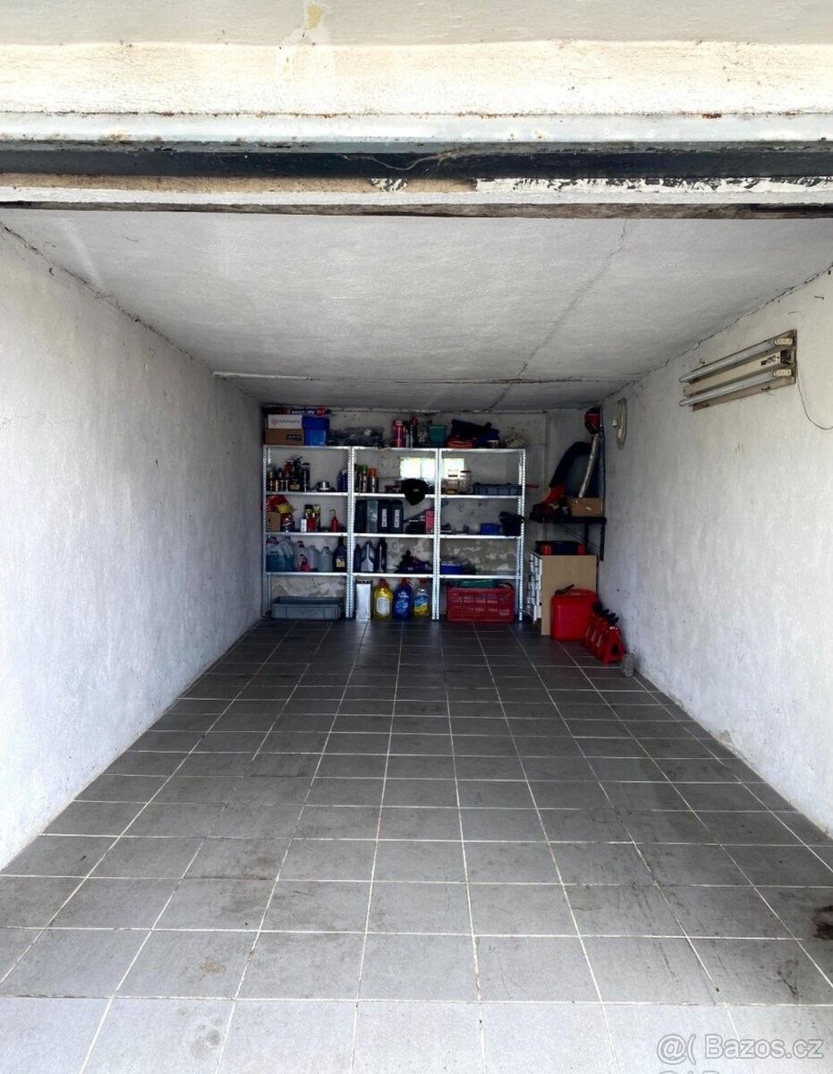 Garáž