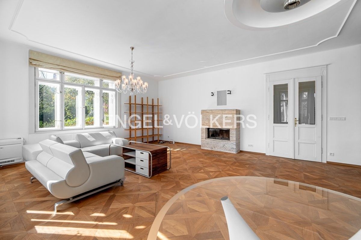 Pronájem byt 3+kk - Na baště sv. Jiří, Praha, 149 m²