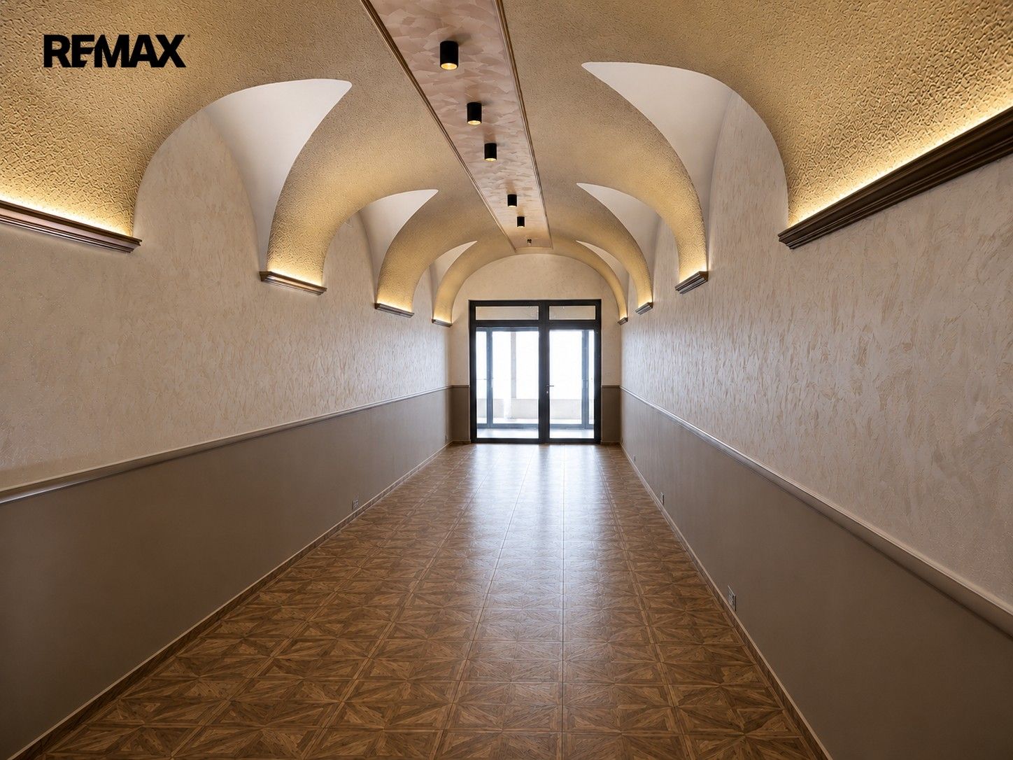 Obchodní prostory, Masarykovo nám., Jeseník, 81 m² - 1