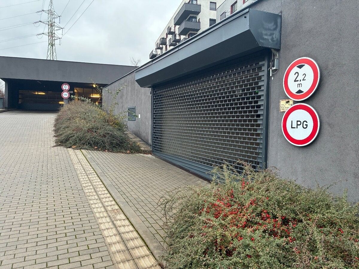 Pronájem garáž - Brno, 628 00