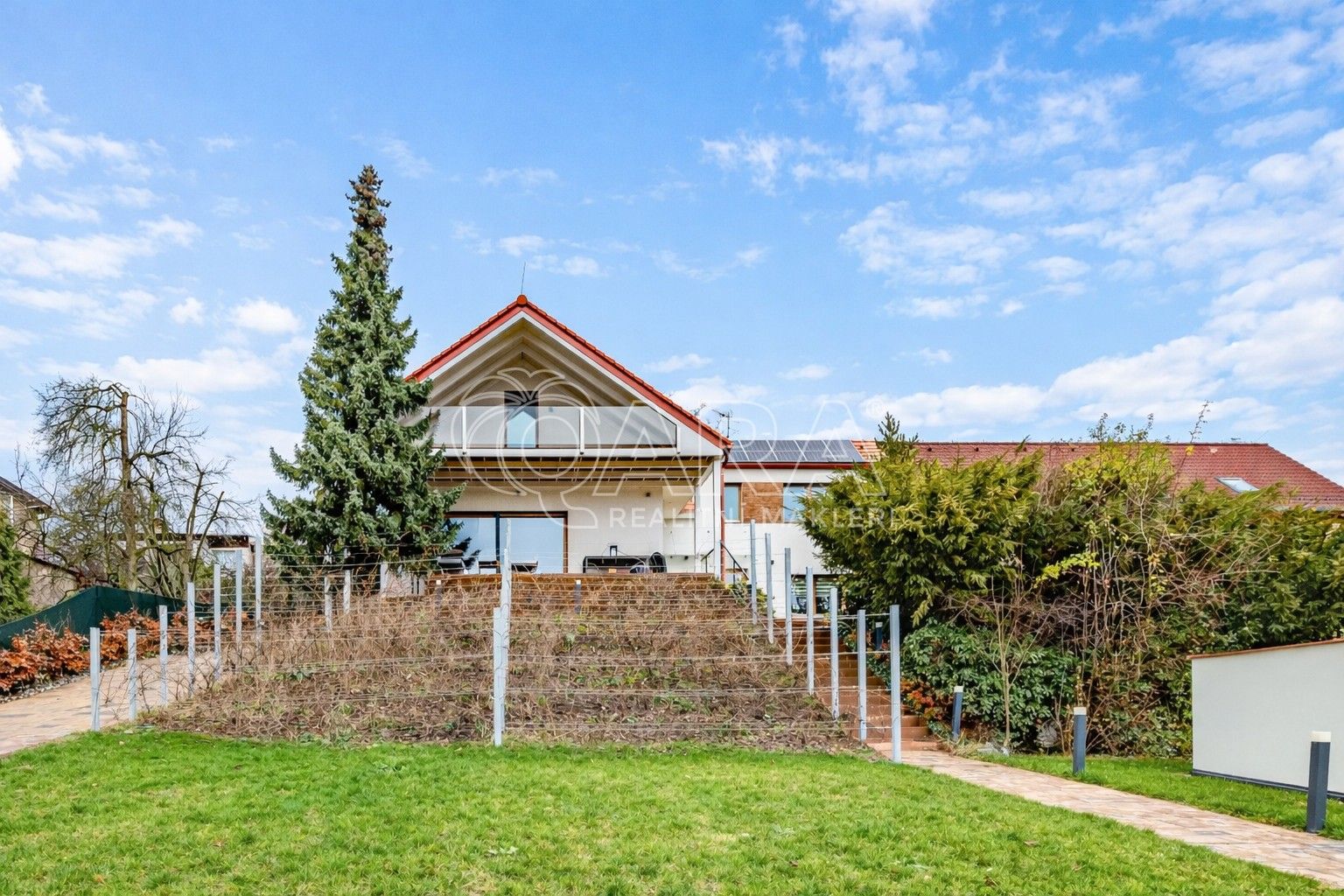 Vily, Nad vinicemi, Roztoky, 393 m²