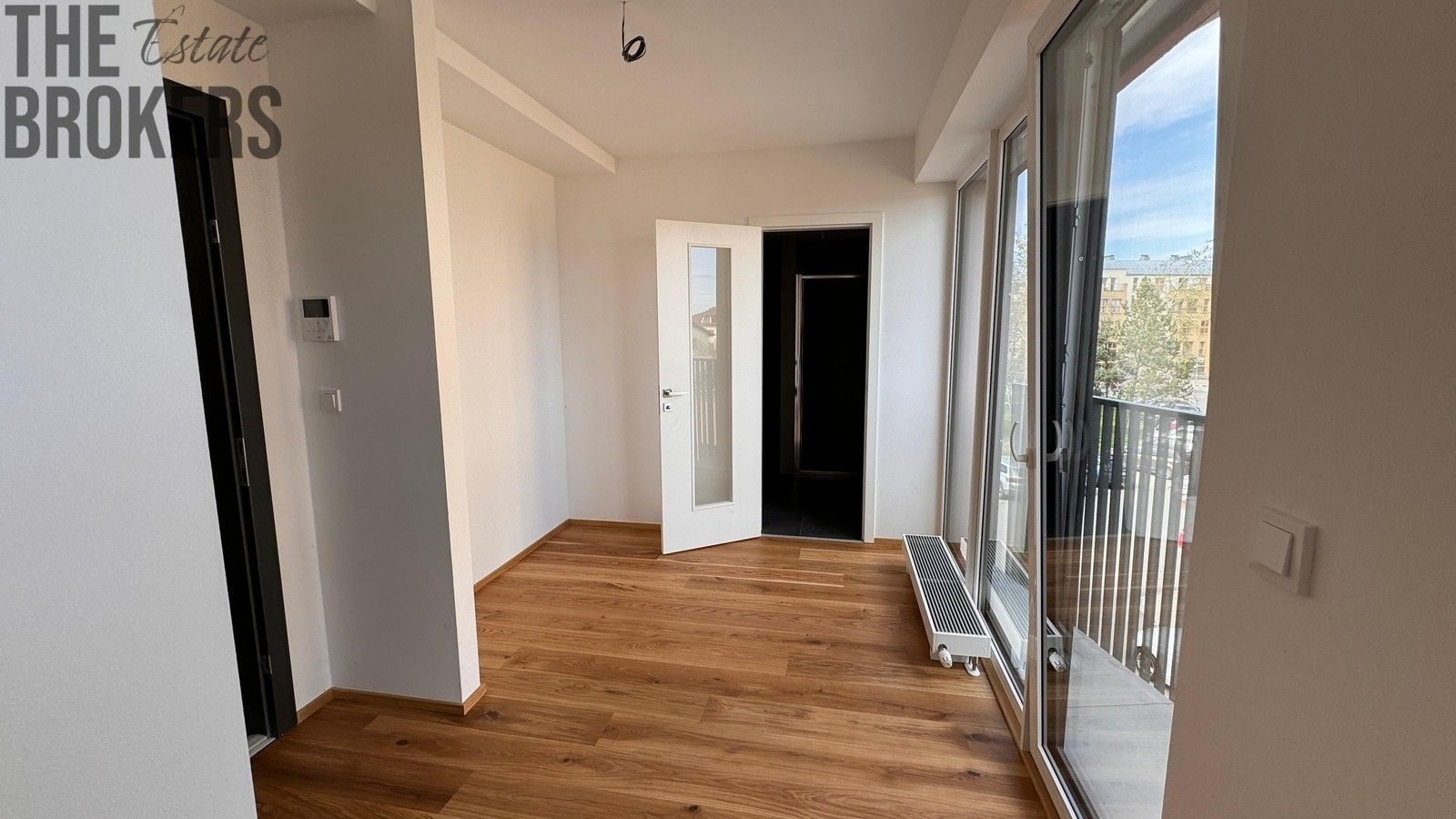 2+kk, U hotelu, Praha, 99 m²