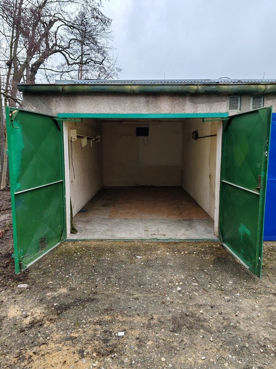 Garáže, Slaný, 274 01