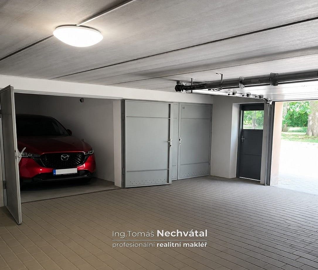 Prodej garáž - Znojmo, Jihomoravský kraj, 14 m² - 2