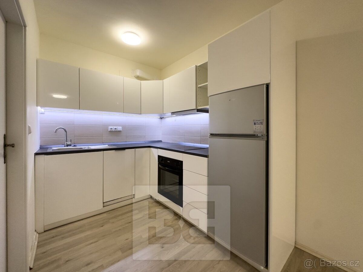 Pronájem byt - Praha, 198 00
