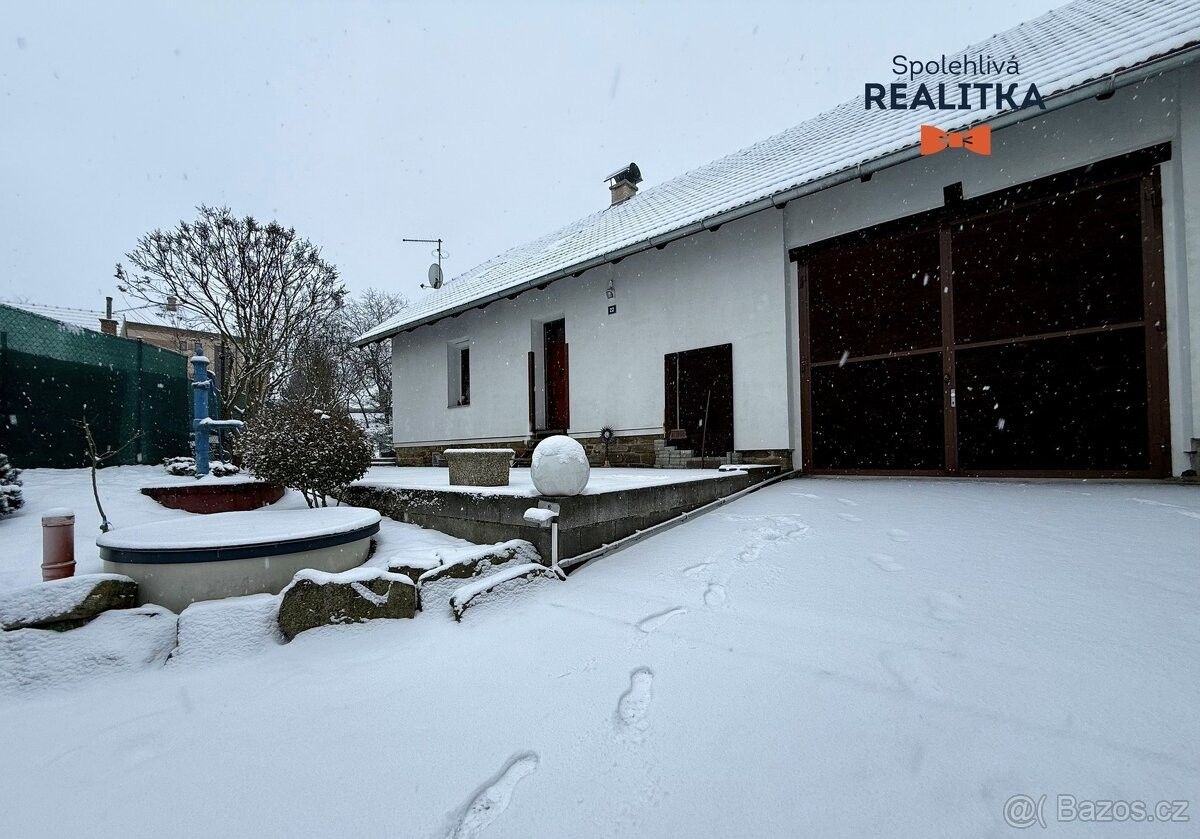 Rodinné domy, Dolní Loučky, 594 55