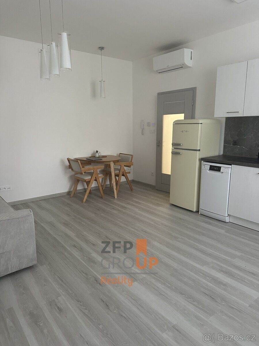 Pronájem byt - Strážnice, 696 62