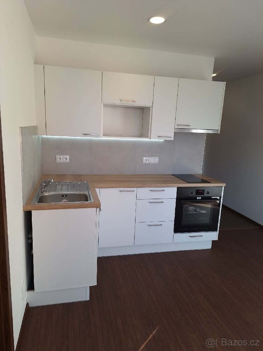 Byty, Chomutov, 430 03