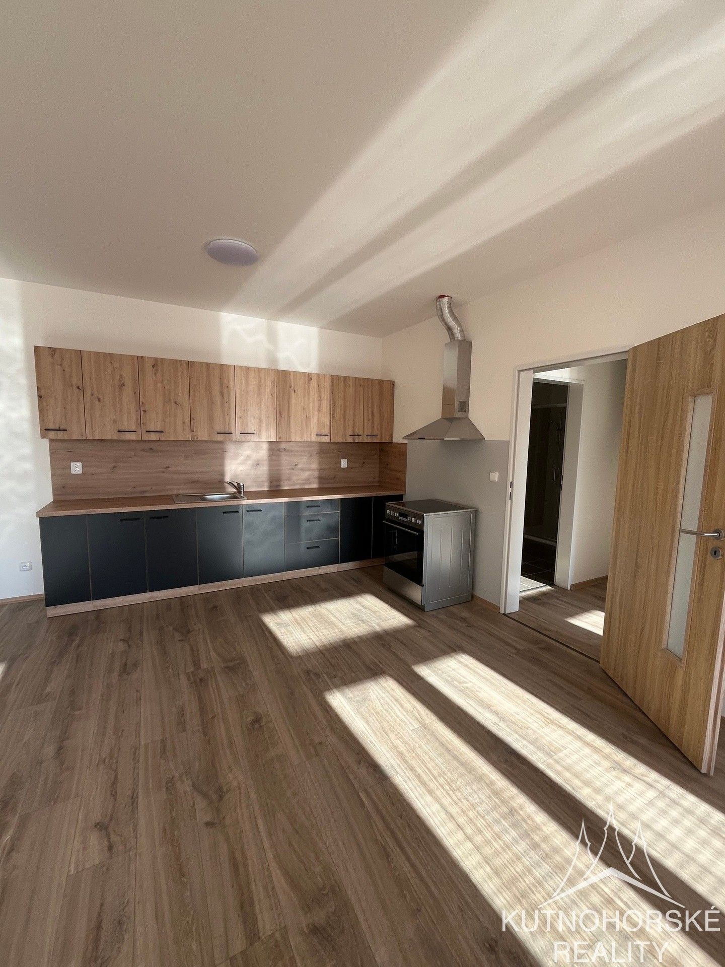 Pronájem byt 3+kk - Křesetice, 75 m²