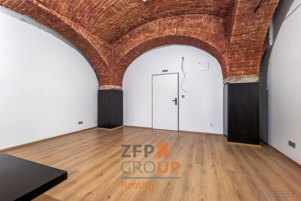 Pronájem kancelář - Praha, 156 00