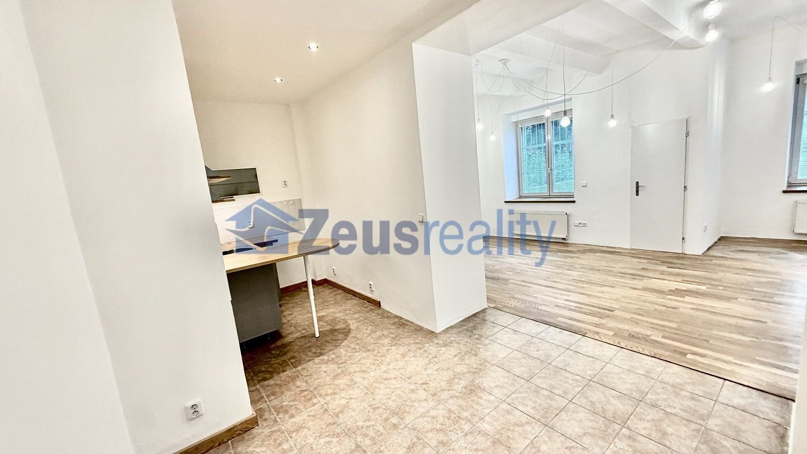 Pronájem obchodní prostory - Praha - Vysočany, okres Praha 9, Hlavní město Praha, 48 m² - 5