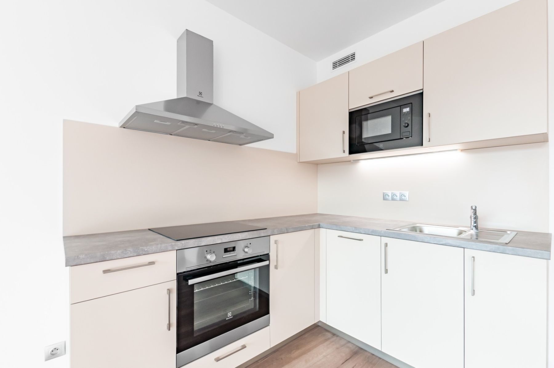 1+kk, Kurta Konráda, Praha - Libeň, 36 m² - 2