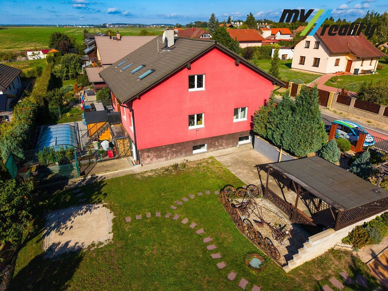 Rodinné domy, Stratov, okres Nymburk, 135 m² - 1