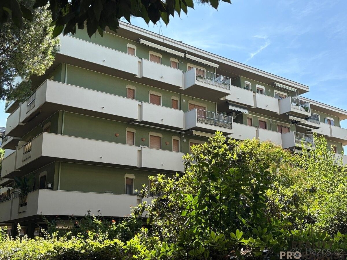 Byty, 987 66, Zahraničí