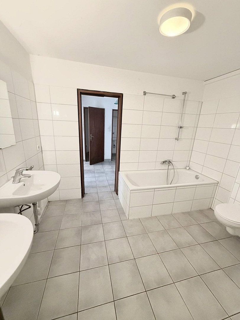 Prodej byt 4+kk - , Bádensko-Württembersko, 122 m² - 5