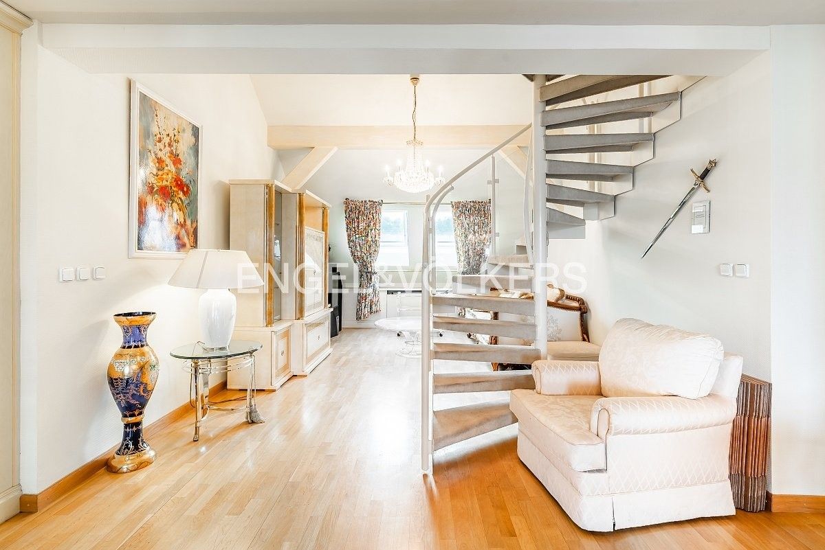 3+kk, Sokolovská, Praha, 125 m²