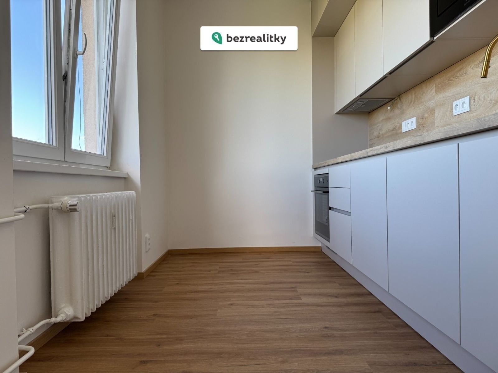 Prodej byt 2+1 - Spojovací, Praha, 56 m²