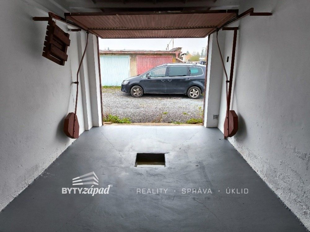 Pronájem garáž - Skladová, Plzeň, 19 m²