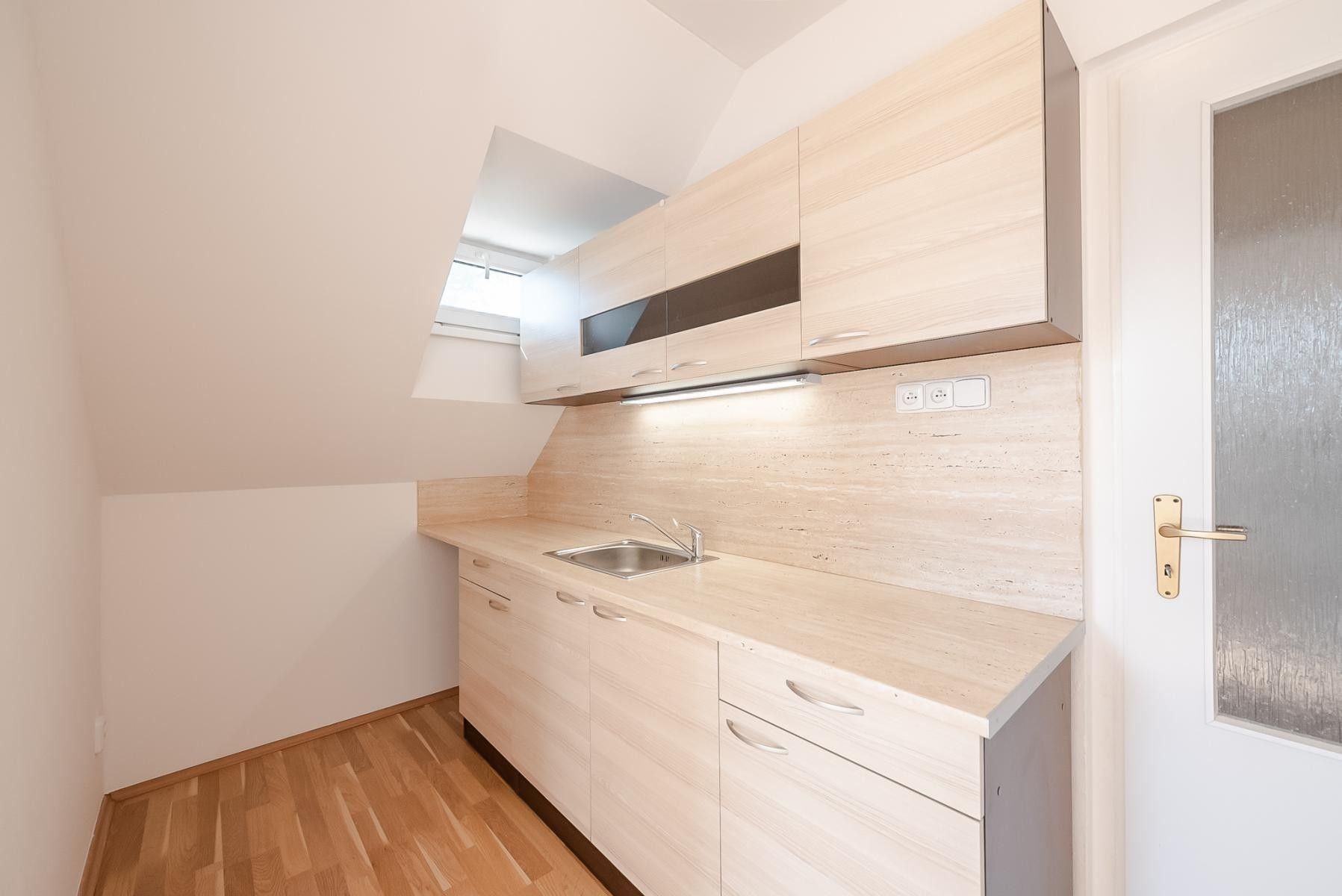 Pronájem byt 1+1 - Pod Kynclovkou, Praha, 31 m²