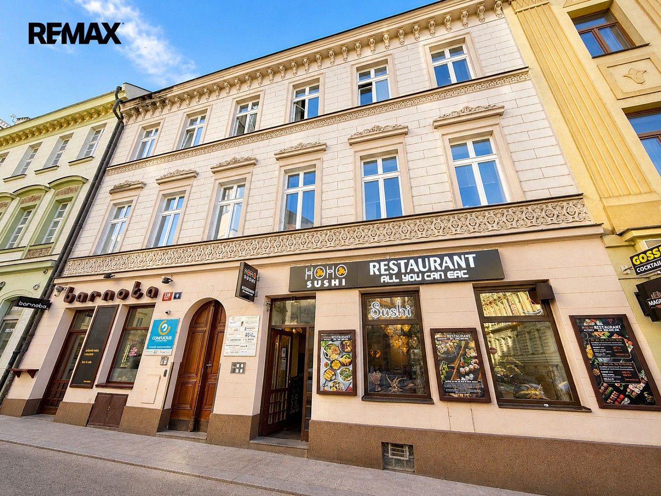 Restaurace, 298 m²
