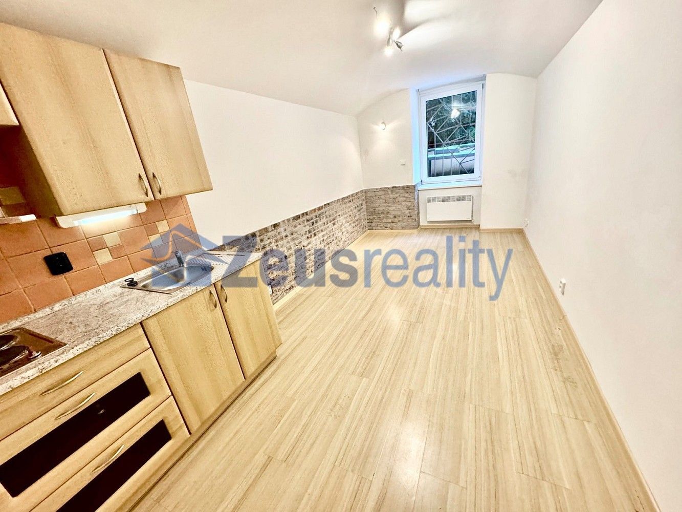 Pronájem obchodní prostory - Praha - Vinohrady, okres Praha 2, Hlavní město Praha, 25 m² - 2