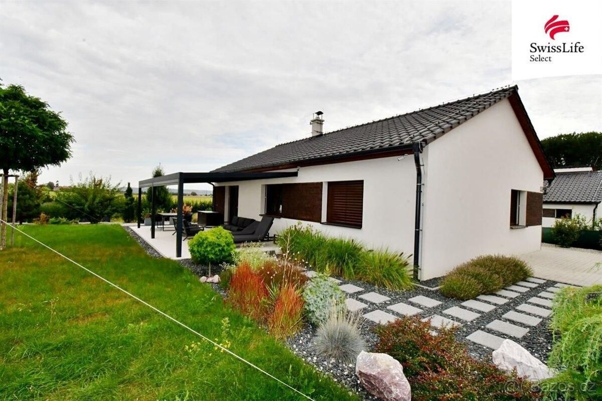 Rodinné domy, Luštěnice, 294 42