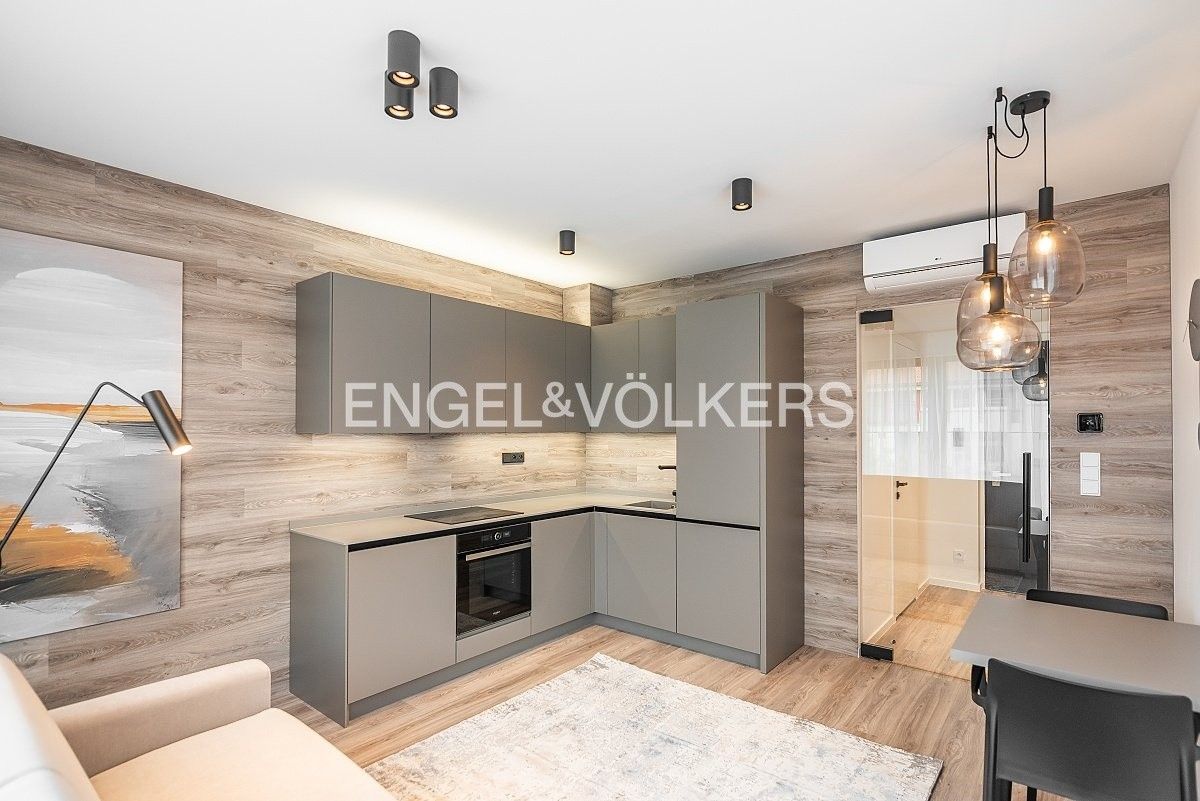 2+kk, Staropramenná 3361, Praha Smíchov, 39 m² - 2