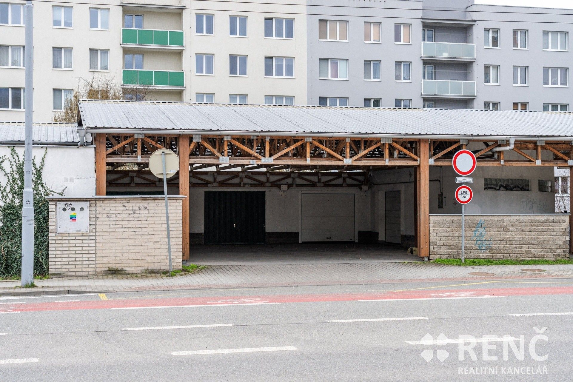Garáže, Petra Křivky, Brno, 63 m² - 1