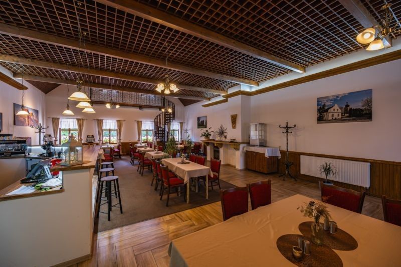 Restaurace, Zámecká , Opočno, 150 m² - 2