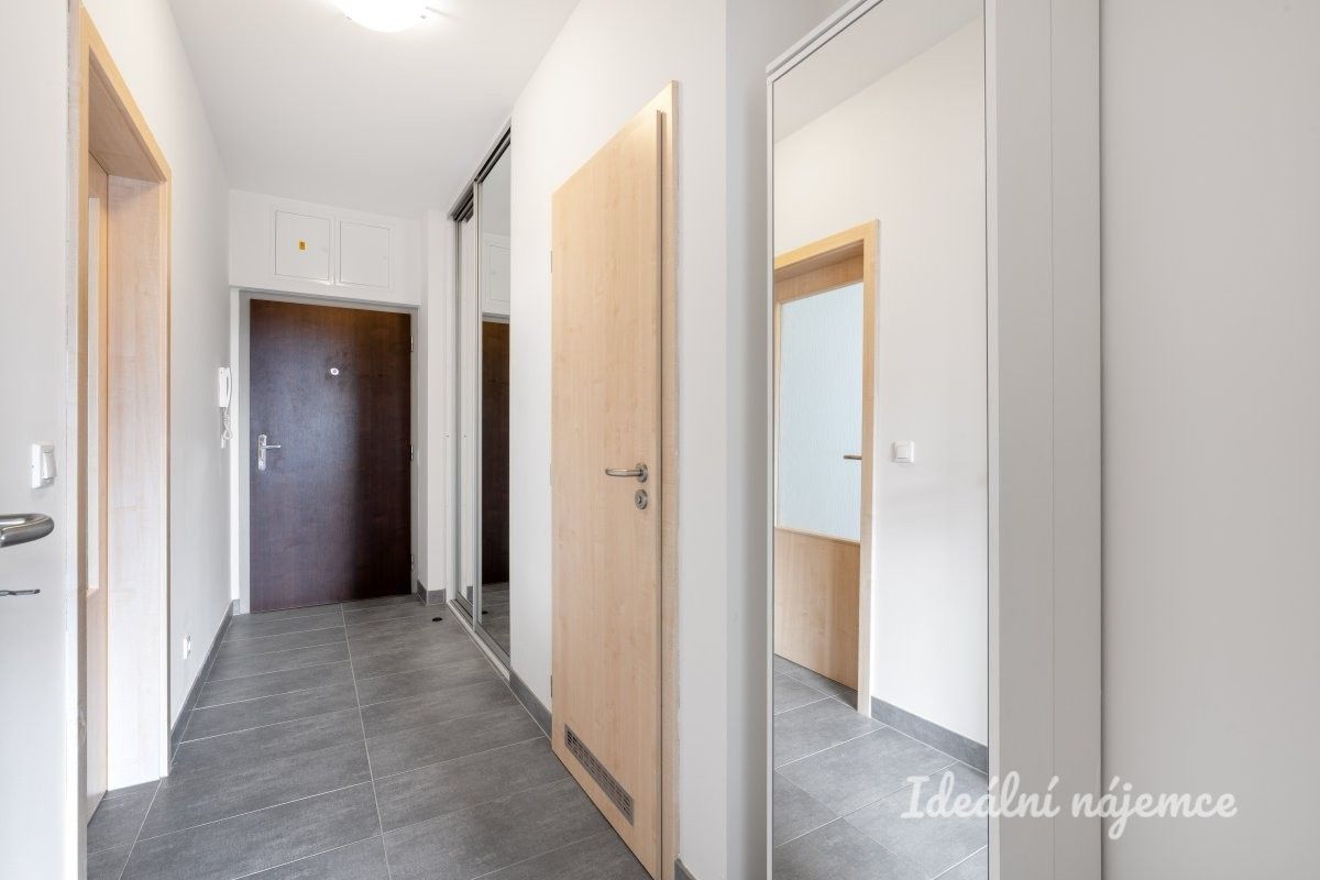 Pronájem byt 2+1 - Hornoměcholupská, Praha, 53 m²