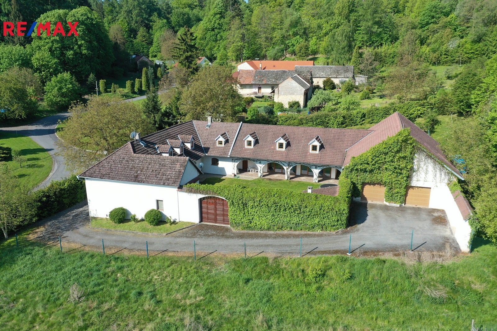 Rodinné domy, Janůvky, 457 m²