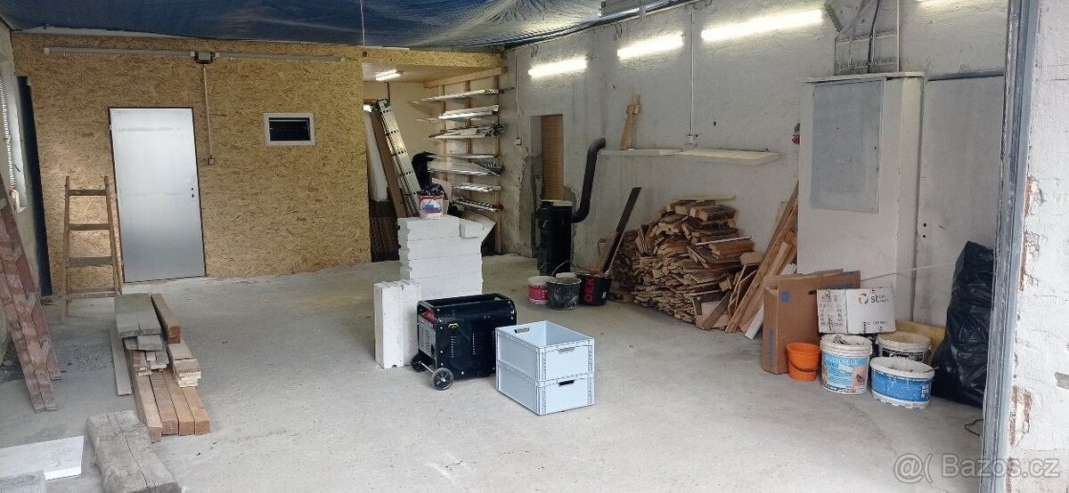 Sklady, Ostrava, 700 30