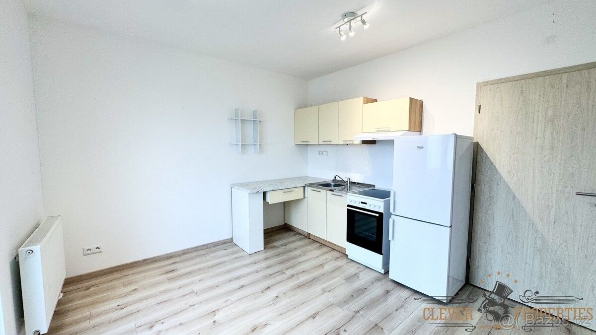 Pronájem byt - Hrochův Týnec, 538 62