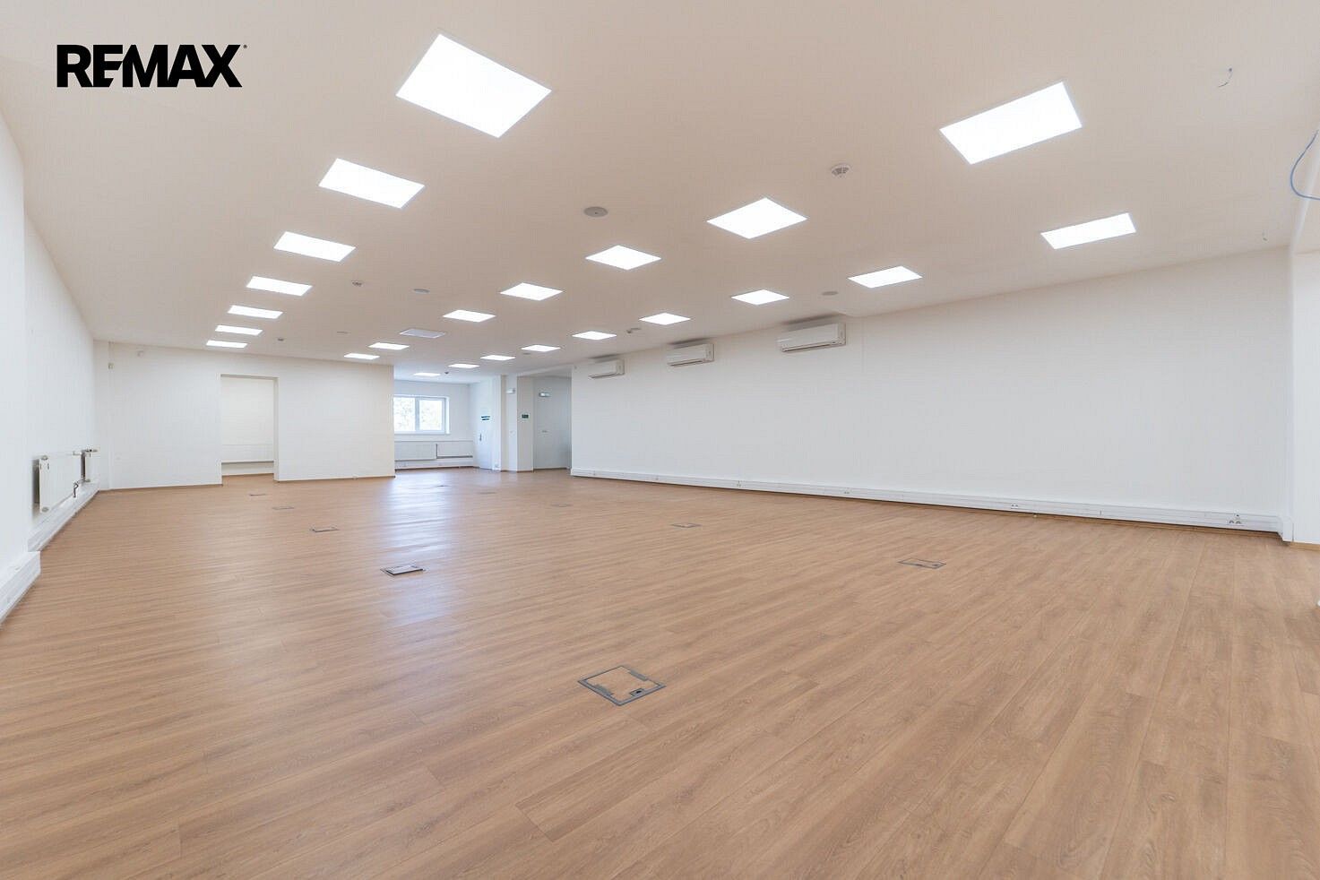 Obchodní prostory · 364 m² · Praha - Háje, okres Praha 11, Hlavní město Praha - 3