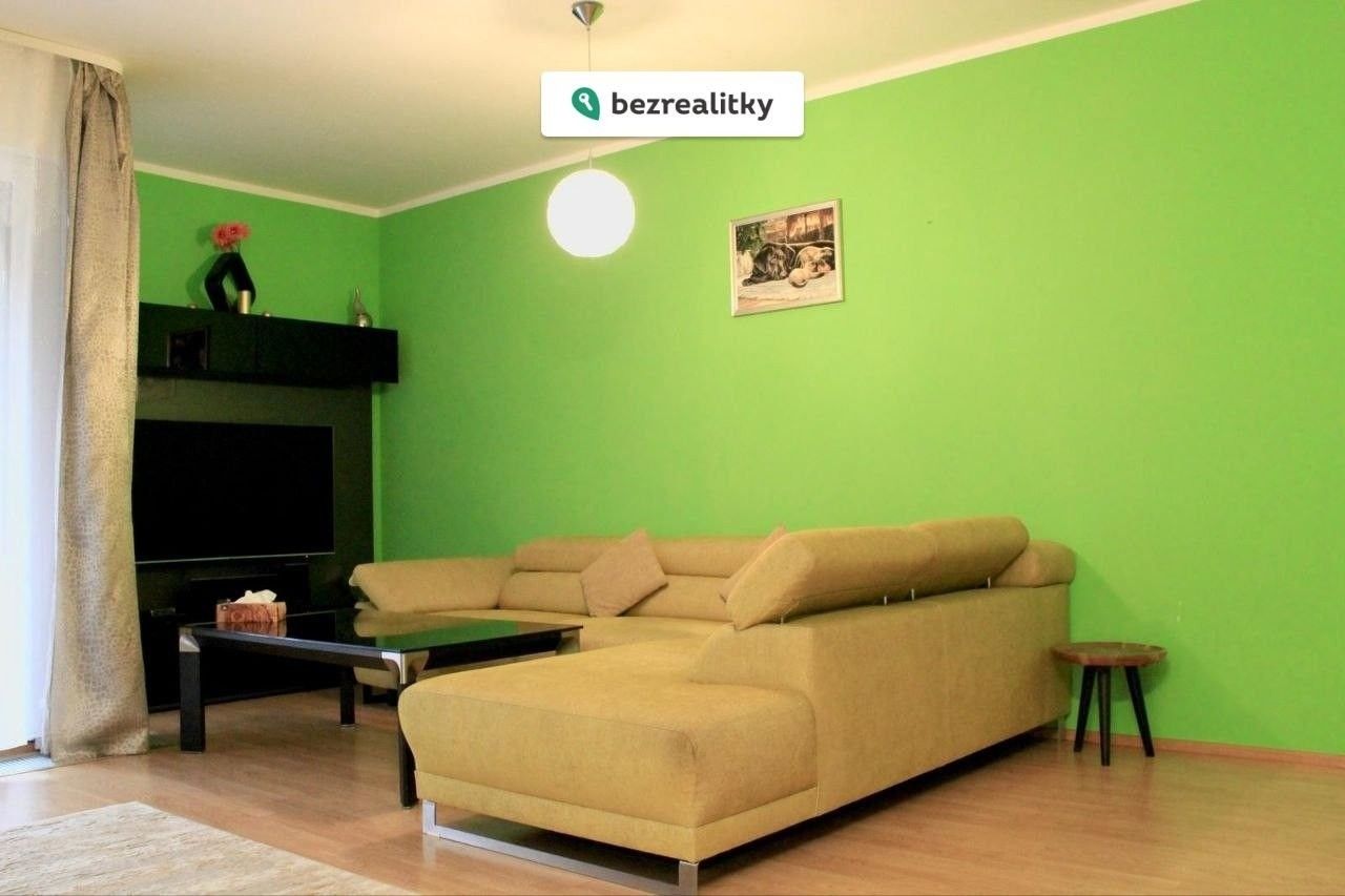 2+kk, Pečárková, Praha, 120 m²