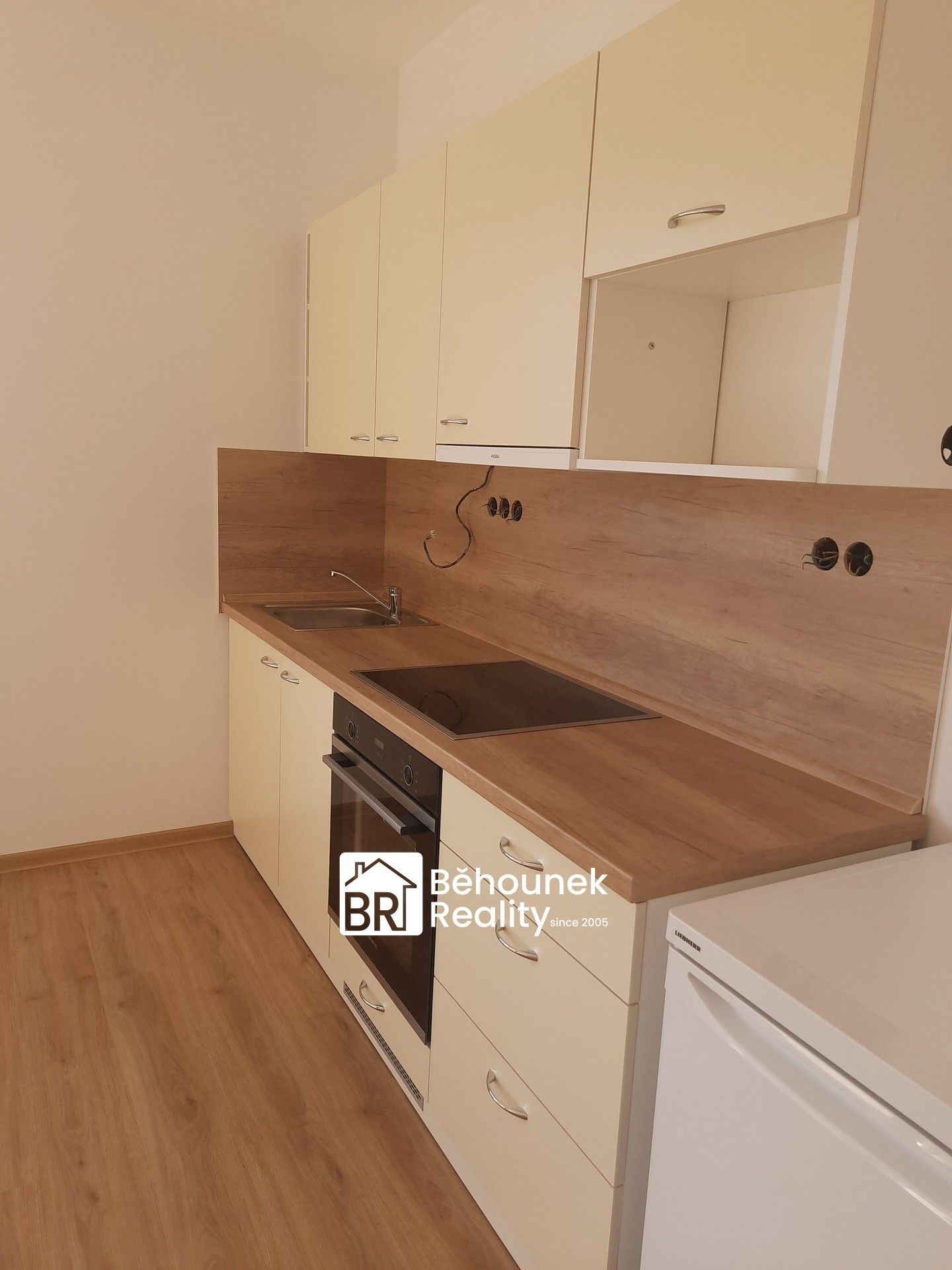 Byt 1+kk · 33 m² · U Areálu, Tábor - 3