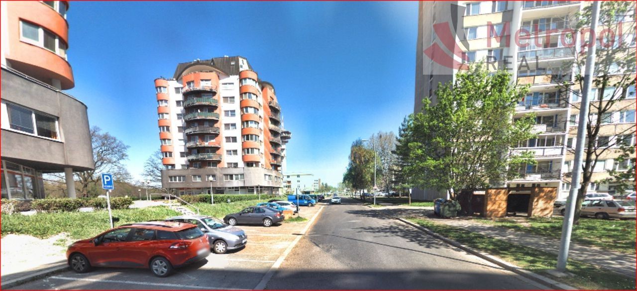 Ostatní, nábřeží Závodu míru, Pardubice, 25 m²