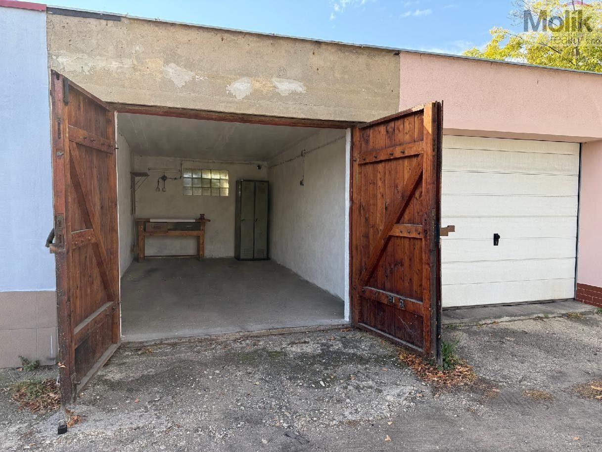 Pronájem garáž - Pod Těžní věží, Most, 24 m² - 2