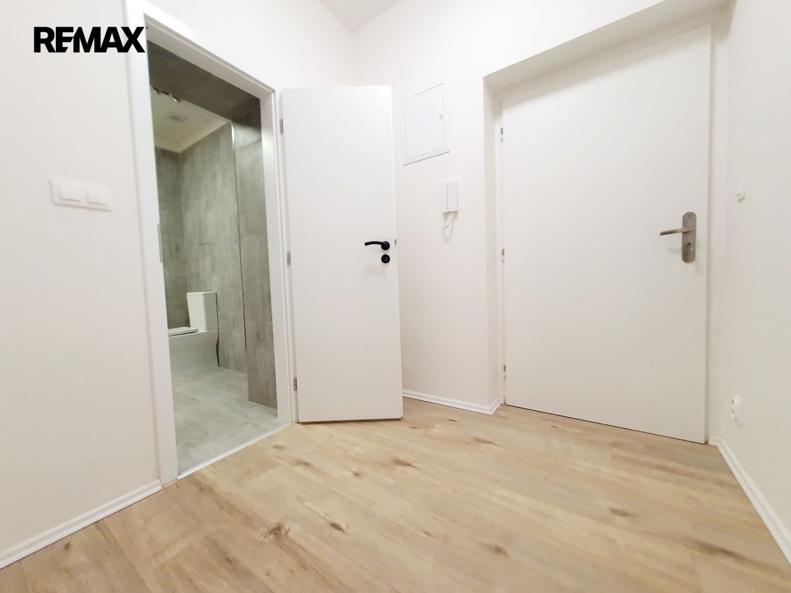 Pronájem byt 1+kk - Holubova 2517, Praha Smíchov, 39 m² - 5