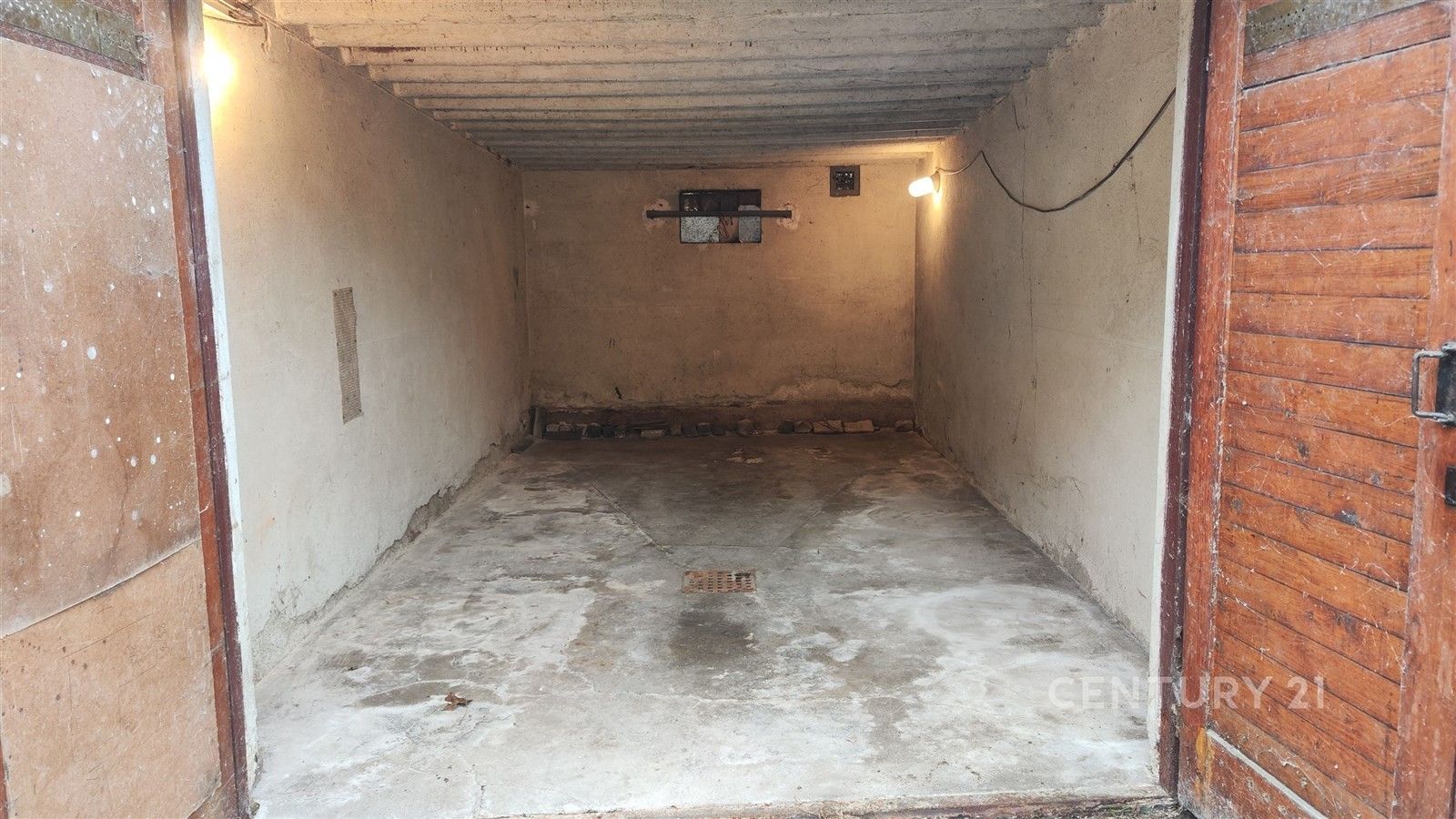 Pronájem garáž - Zeleného, Brno, 15 m²