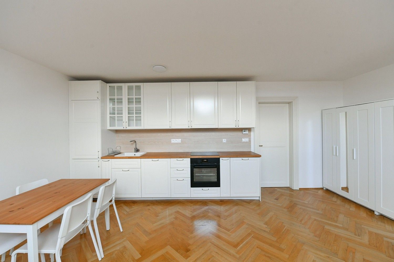 1+kk, Praha - Bubeneč, okres Praha 7, Hlavní město Praha, 48 m² - 1