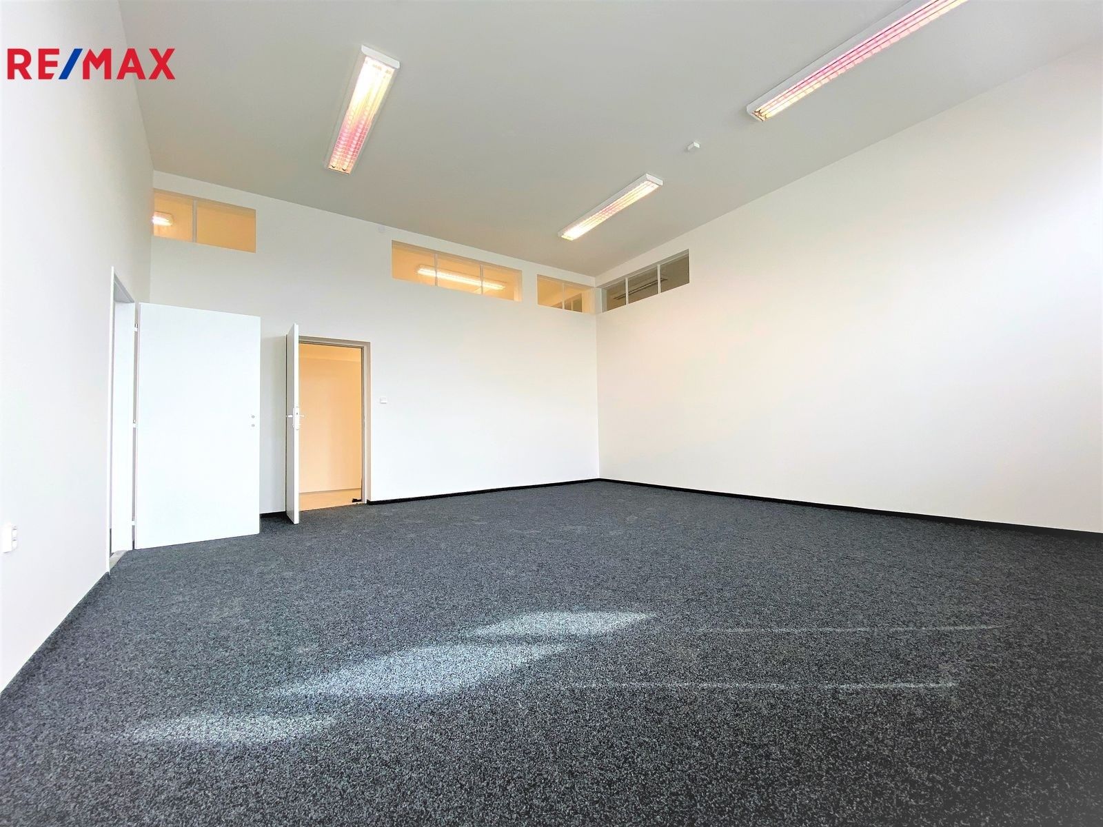 Pronájem kancelář - Pražská třída, Hradec Králové, 50 m²