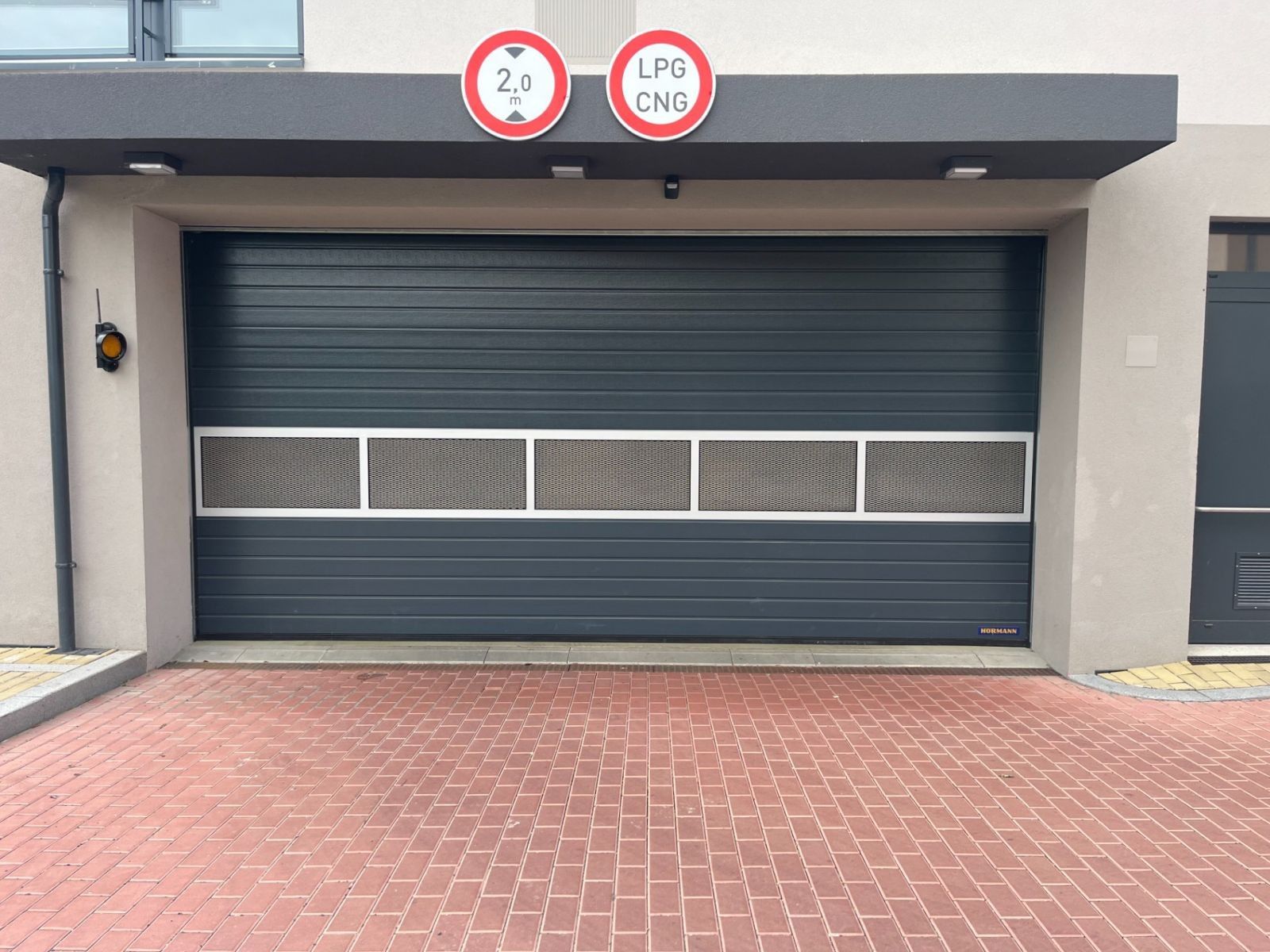 Garáž · 13 m² · Lysolajské údolí, Praha - Lysolaje - 3