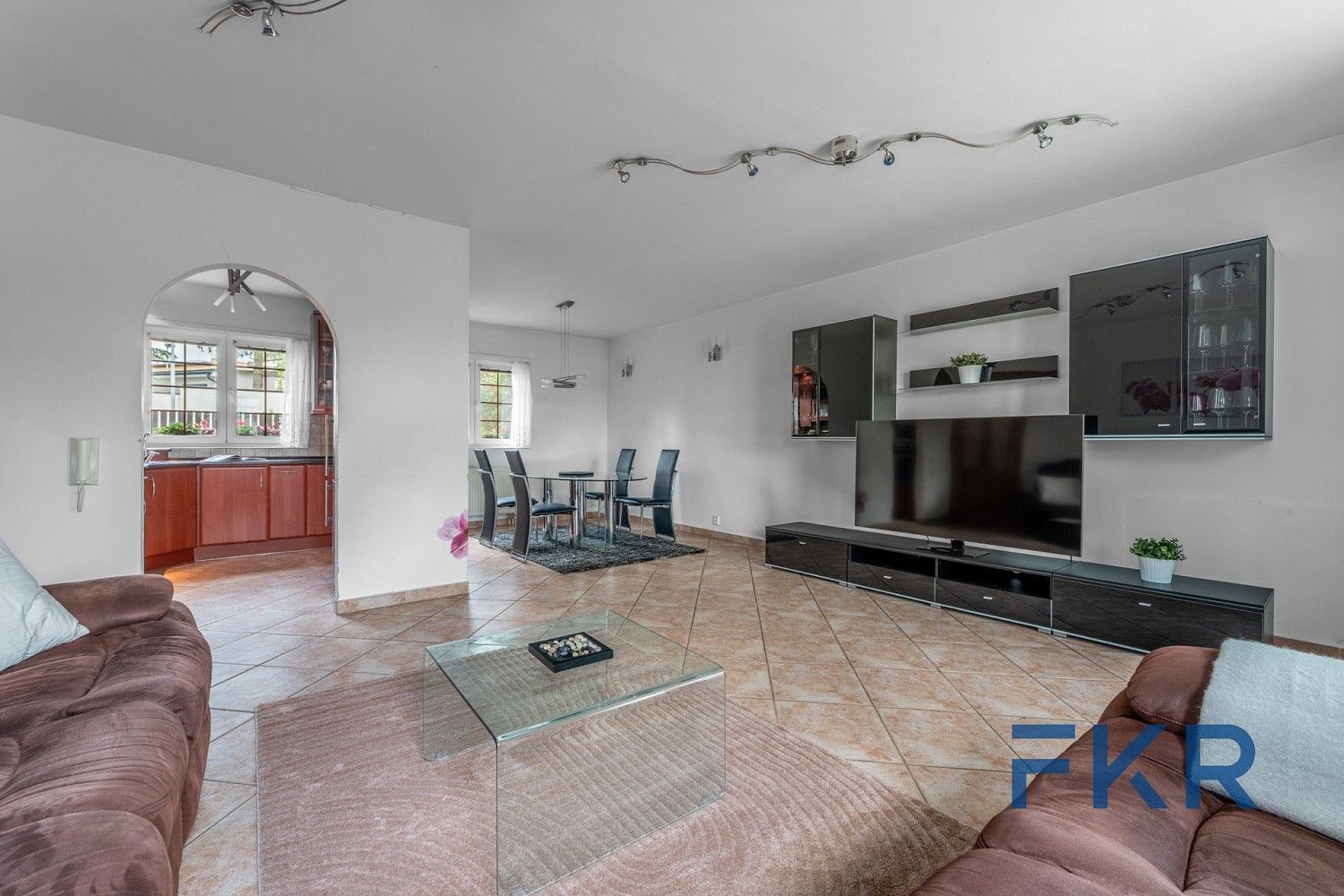 Rodinný dům · 242 m² · Praha - Dolní Počernice, okres Praha 14, Hlavní město Praha - 3