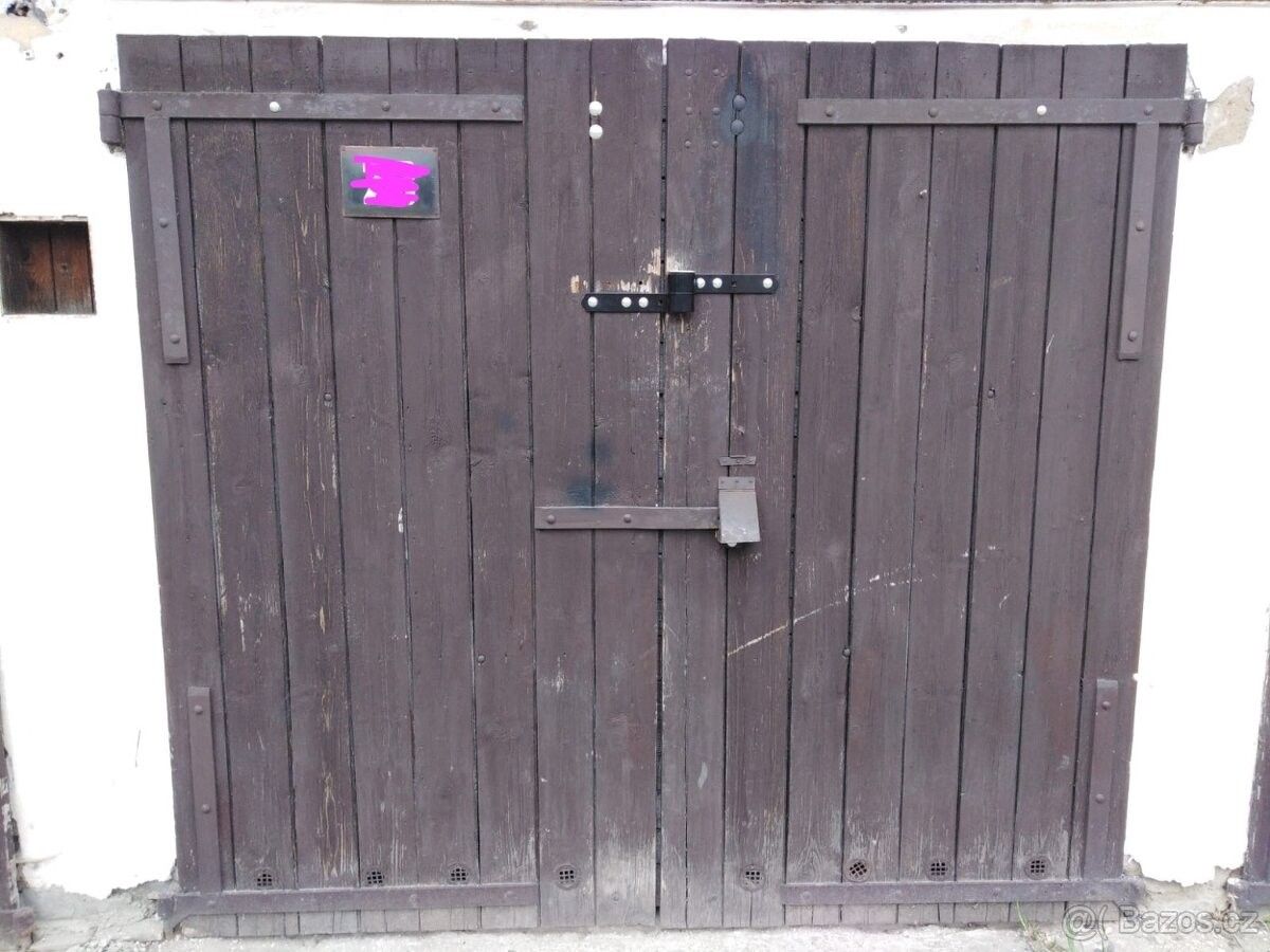 Garáže, Praha, 101 00